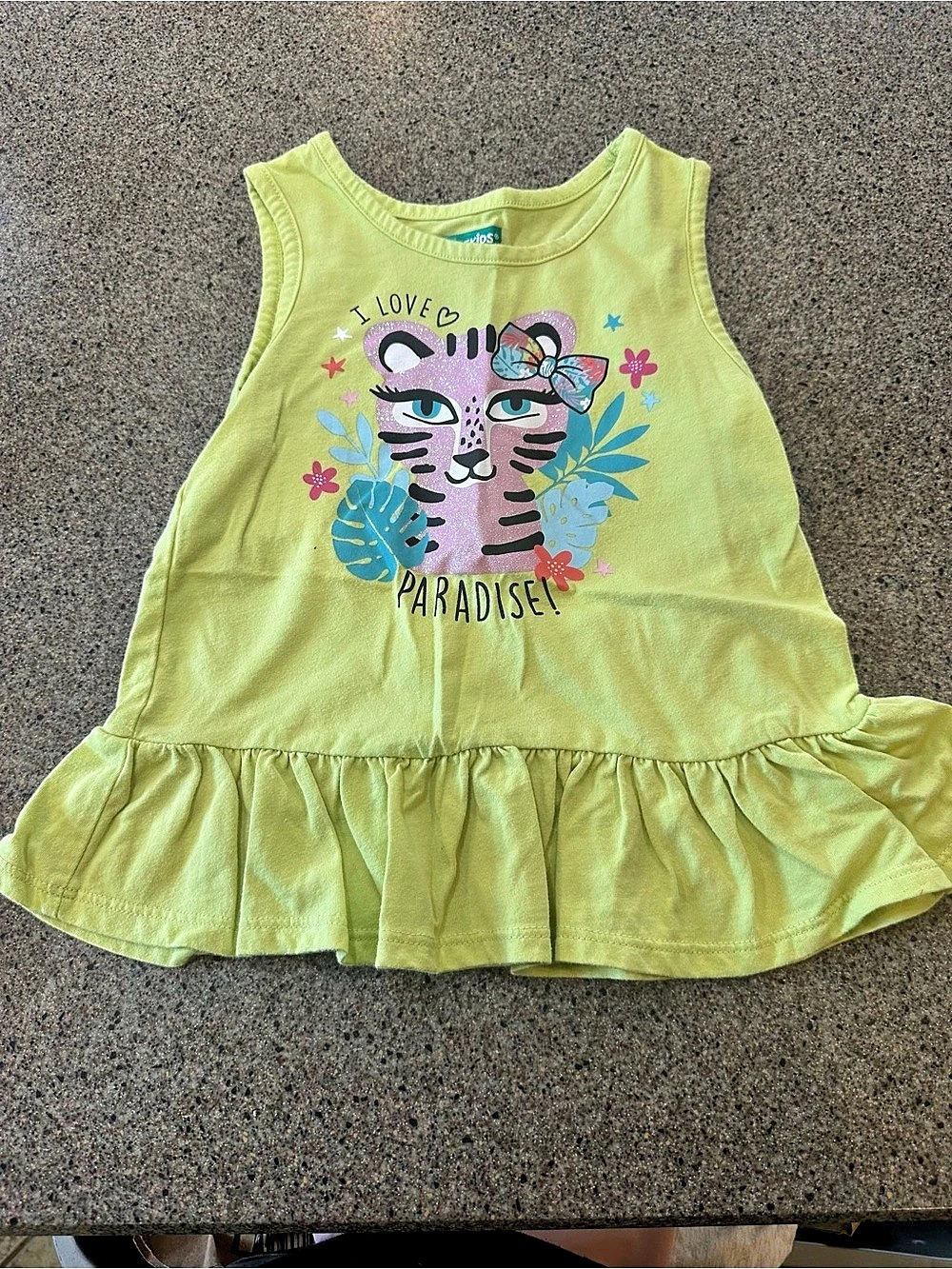 365KIDS from Garanimals Girls Size 5 Graphic shirt